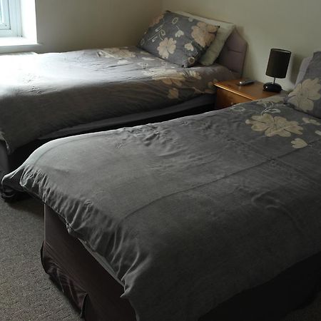 Hikers And Bikers Bed & Breakfast Hadfield Oda fotoğraf