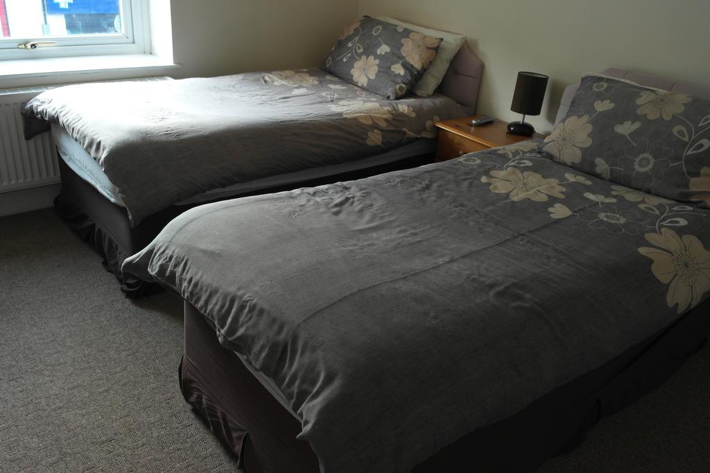 Hikers And Bikers Bed & Breakfast Hadfield Oda fotoğraf